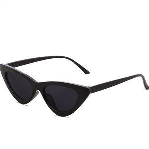 NWOT cat eye sunglasses